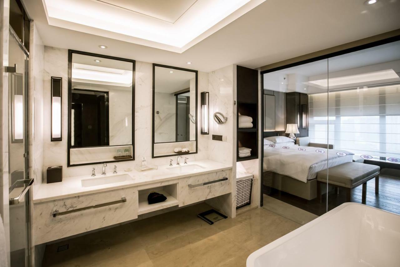 Crowne Plaza Zhanjiang Kang Yi, An Ihg Hotel Exterior foto